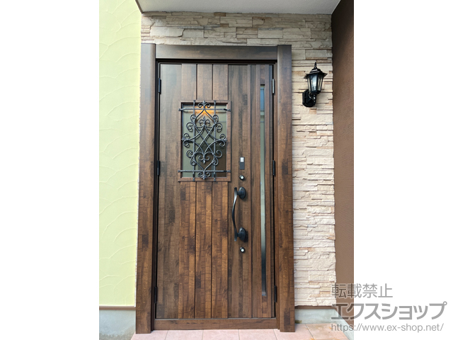 東京都多摩市のLIXIL リクシル（トステム）の玄関ドア リシェント玄関ドア3 断熱K4仕様 親子仕様(ランマ無)外観左吊元 D41型 ※タッチキー仕様(キー付リモコン) 施工例