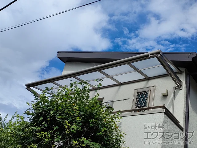 東京都板橋区のLIXIL(リクシル)のバルコニー・ベランダ屋根 スピーネ F型 ルーフタイプ 単体 積雪～20cm対応 施工例