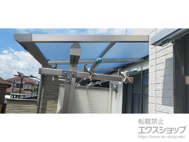 埼玉県新座市ののバルコニー・ベランダ屋根 ソラリア F型 屋根タイプ 単体 積雪〜20cm対応 施工例