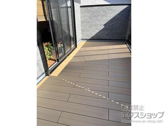 大阪府大阪市のLIXIL リクシル（トステム）のウッドデッキ レストステージ ベランダ仕様 施工例