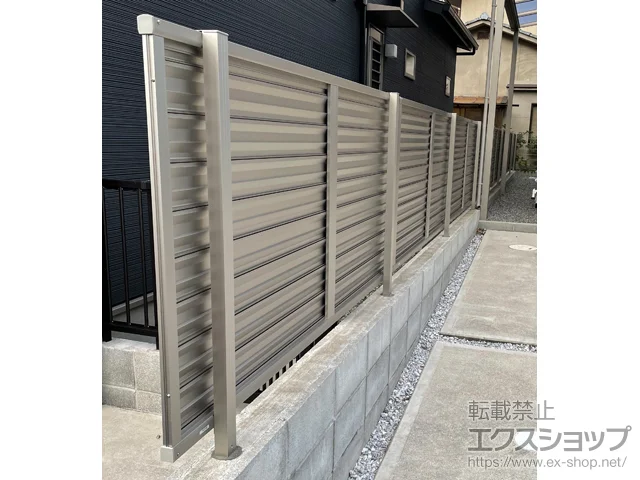 大分県大分市ののテラス屋根、フェンス・柵・塀 ミエーネフェンス 目隠しルーバータイプ 自由柱施工 施工例