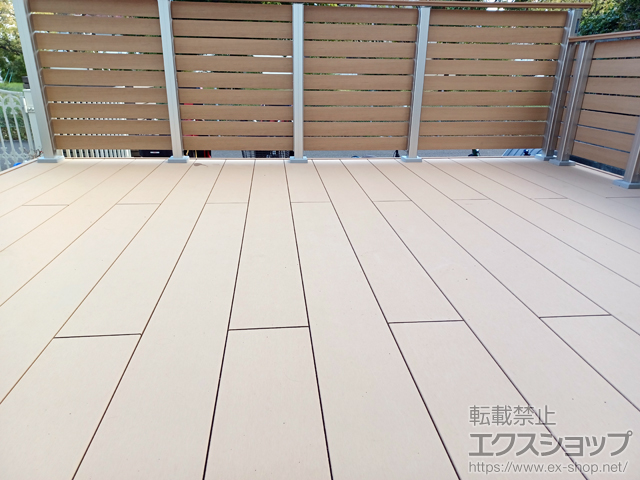 東京都町田市ののウッドデッキ リウッドデッキ 200+ルシアスデッキフェンスＡ01型＜横板格子タイプ＞ 施工例