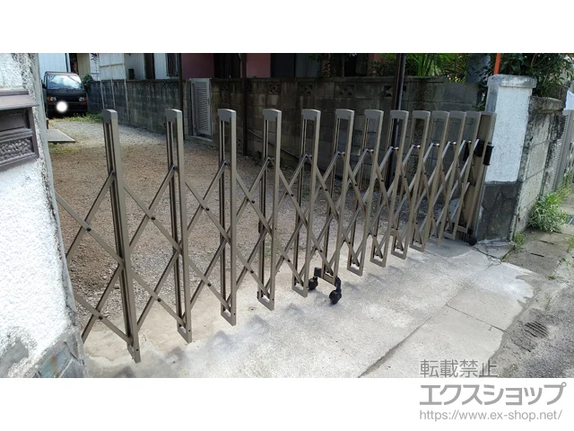栃木県栃木市のValue Selectのカーゲート トリップゲートII 2型 スタンダード ノンレール 片開き 35S 施工例