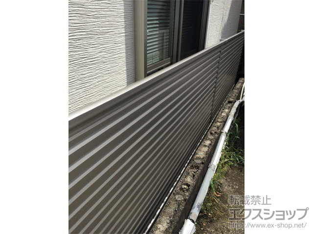 長崎県西彼杵郡時津町ののフェンス・柵 ミエーネフェンス 目隠しルーバータイプ　自由柱施工 施工例