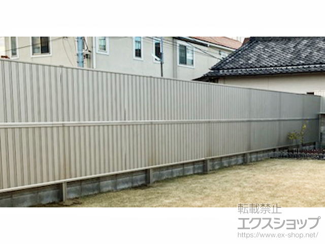 栃木県小山市ののフェンス・柵 シンプレオフェンス6F型 たて目隠し 2段支柱 自立建て用 施工例