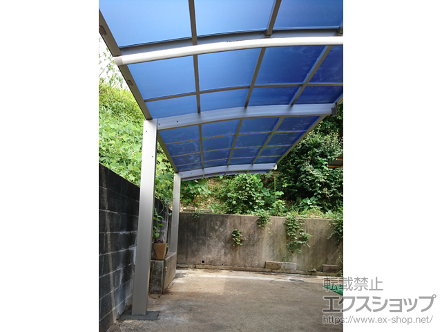 神奈川県横浜市ののカーポート プレシオスポート 積雪〜20cm対応+着脱式サポート柱 施工例