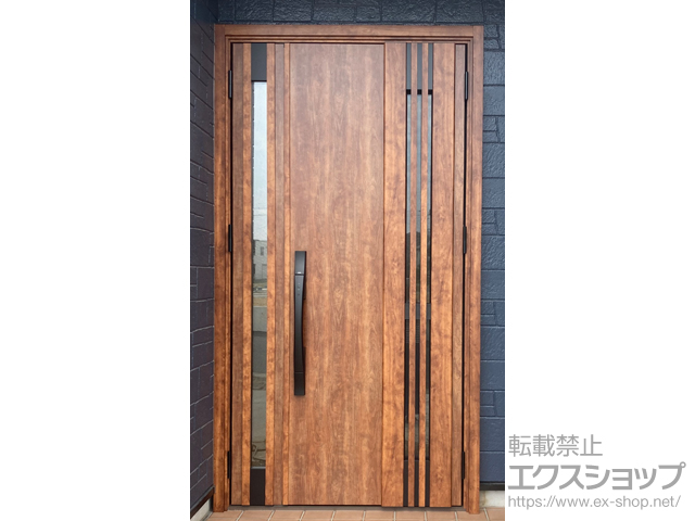 大阪府泉佐野市のLIXIL リクシル（トステム）の玄関ドア リシェント玄関ドア3 断熱K4仕様 親子仕様(ランマ無)外観右吊元 M83型 ※タッチキー仕様(リモコンタイプ)+スペーサーセット（1mm・3mm・5mm）／エントリーセット(タッチーキー用)／アル 施工例