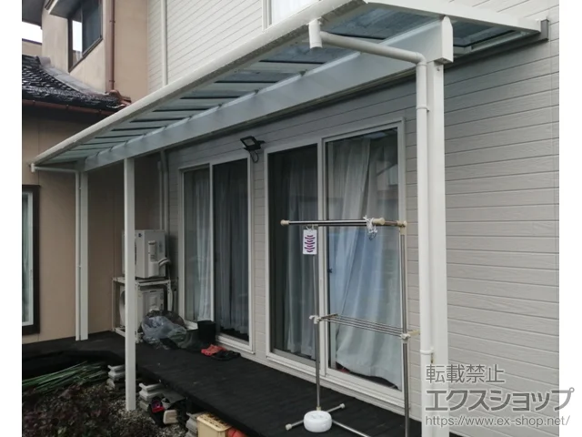 富山県富山市のYKKAPのテラス屋根 ソラリア F型 3000 テラスタイプ 連棟 積雪～100cm対応 施工例