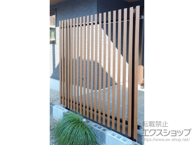 埼玉県行田市ののフェンス・柵 エルファード片面 Ｍ5型 角度板格子 高尺タイプ フリー支柱タイプ 施工例