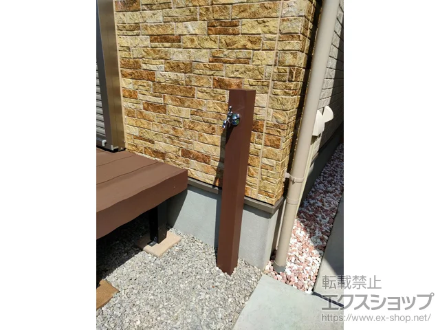 埼玉県坂戸市のニッコーエクステリアの立水栓・ガーデンシンク・水栓柱 立水栓ユニット レヴウッドタイプ 施工例