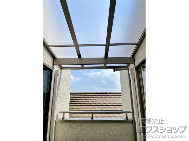 兵庫県宝塚市ののバルコニー・ベランダ屋根 テラスVS F型 屋根タイプ 単体 積雪〜30cm対応 *両袖納まり 施工例
