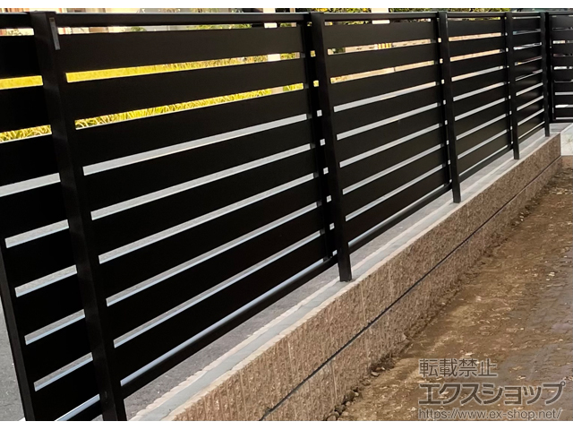 大分県日田市ののフェンス・柵 シンプレオフェンスSY1F型 横スリット 自由柱タイプ 施工例