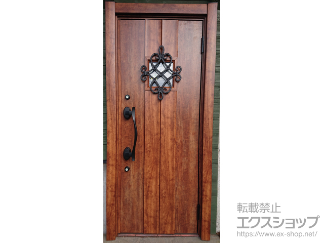 大分県玖珠郡九重町のLIXIL リクシル（トステム）の玄関ドア リシェント玄関ドア3 断熱K4仕様 片開き仕様(ランマ無)外観右吊元 D77型 ※手動仕様 施工例