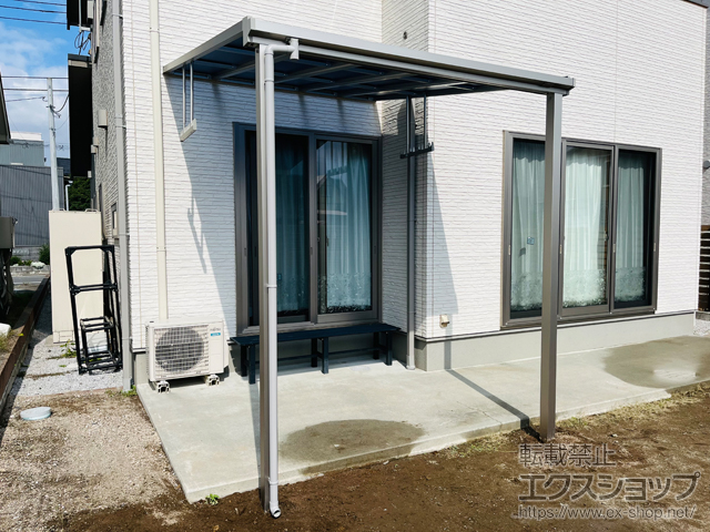 群馬県高崎市ののテラス屋根 ソラリア F型 テラスタイプ 単体 積雪〜20cm対応＋吊り下げ式固定物干し 標準タイプ 施工例