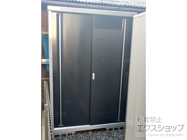 福岡県糟屋郡須惠町のの物置・屋外倉庫 シンプリー 一般型 1320×615×1903（MJX-136E） MJX-136E-CG 施工例