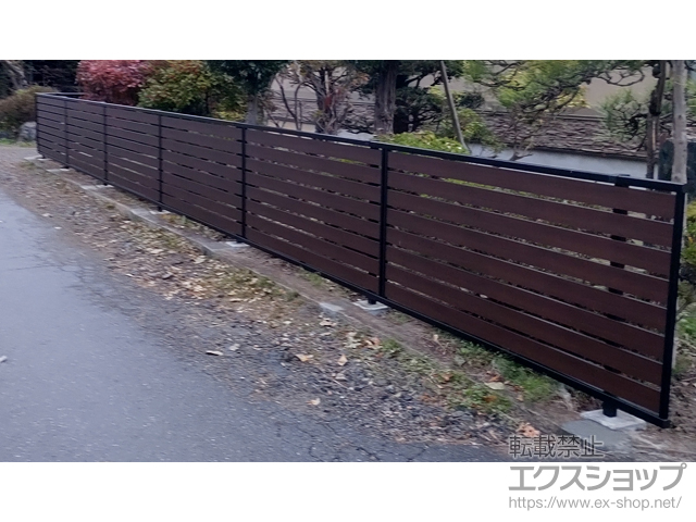 長野県上伊那郡箕輪町ののフェンス・柵 ルシアスフェンスF04型 横板 木目カラー 自由柱施工 施工例