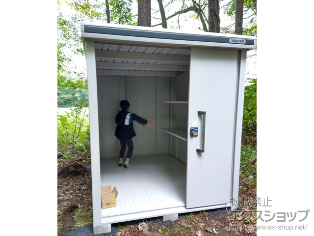 群馬県吾妻郡長野原町のの物置・屋外倉庫 エルモ 積雪型 1870×2570×2116 LMDS-1825-CB 施工例