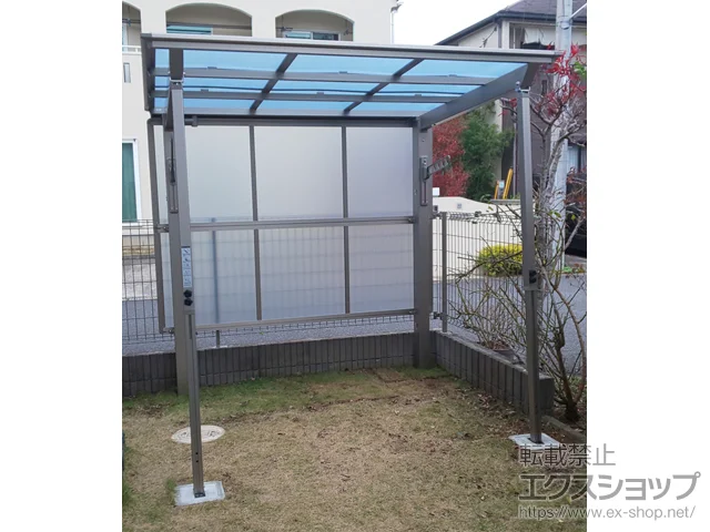 千葉県四街道市のLIXIL(リクシル)のサイクルポート・自転車置き場 ネスカFミニ (フラットスタイル) 積雪～20cm対応＋サイドパネル2段＋物干しセット 施工例