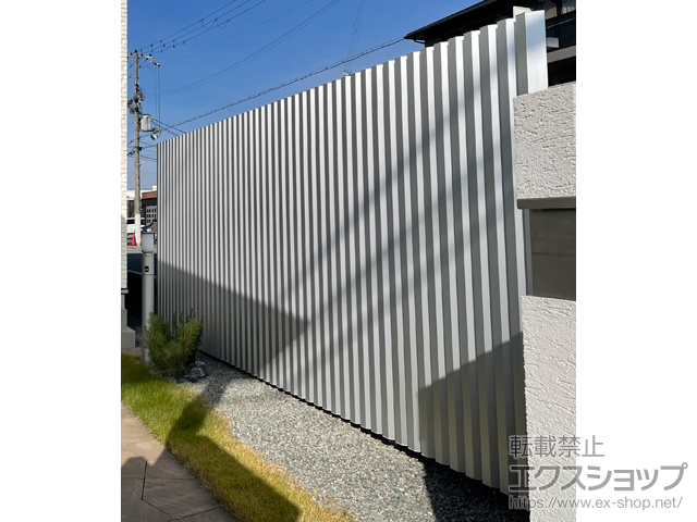 兵庫県姫路市ののフェンス・柵 エルファード片面 5型 角度板格子 高尺タイプ 施工例