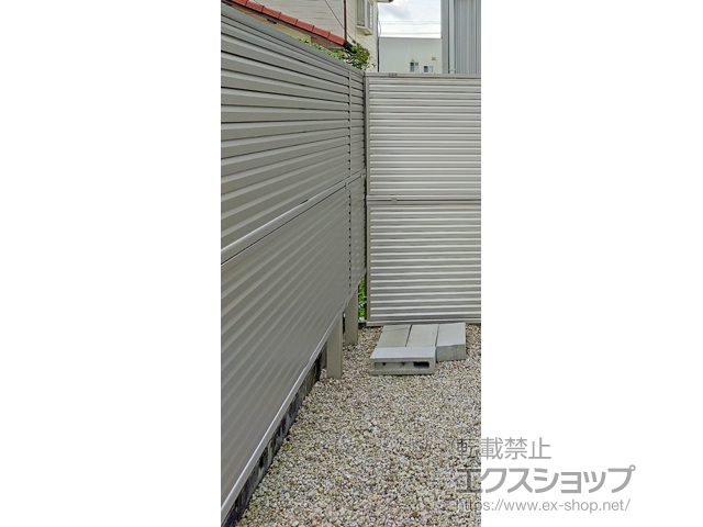愛知県岡崎市ののフェンス・柵 ミエーネフェンス 目隠しルーバータイプ 2段支柱 自立建て用 施工例