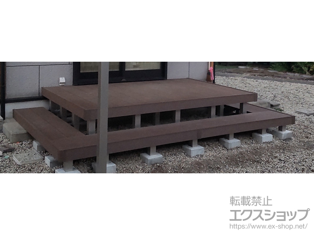 岐阜県関市ののウッドデッキ リウッドデッキ 200＋段床セット　正面・両側面段床1段 施工例