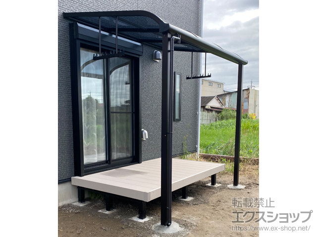 千葉県茂原市ののテラス屋根 ソラリア R型 テラスタイプ 単体 積雪〜20cm対応+吊り下げ式 固定物干し 施工例