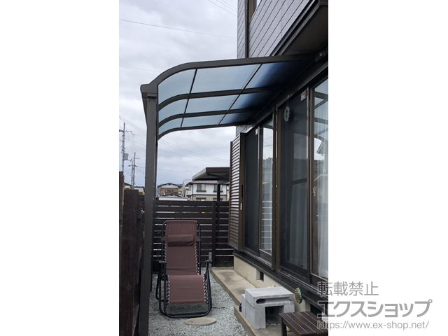 兵庫県豊岡市ののテラス屋根 スピーネ R型 1500 テラスタイプ 単体 積雪〜50cm対応 施工例