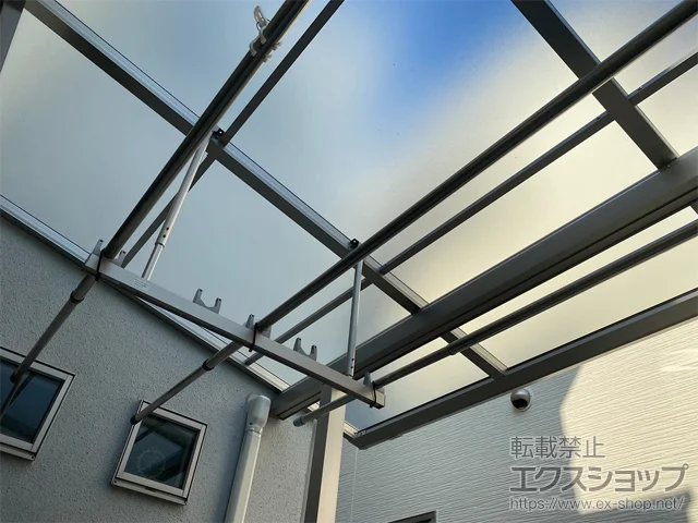 兵庫県尼崎市のYKKAPのバルコニー・ベランダ屋根 ソラリア F型 屋根タイプ 単体 積雪～20cm対応 施工例