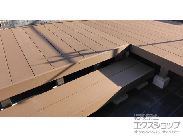 神奈川県横須賀市ののウッドデッキ リウッドデッキ 200+段床セット 正面タイプ 1段 施工例