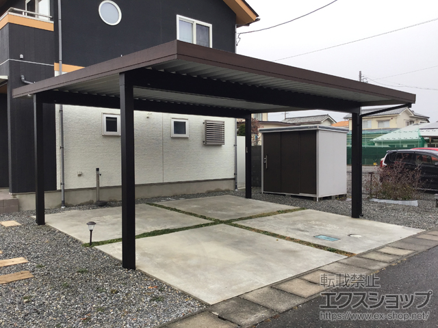 長野県松本市ののカーポート ジーポートPro 積雪50cm対応 2台用 4本角柱 木調マテリアルカラー 施工例