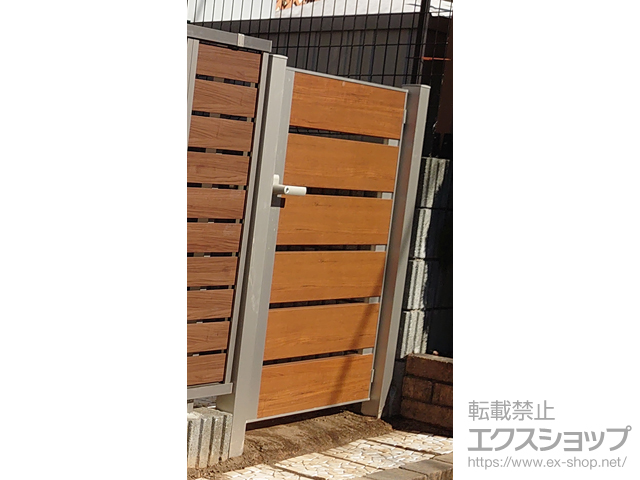 神奈川県横浜市のの門扉 ルシアス門扉W03型 横スリット 片開き 複合カラー 門柱使用 施工例