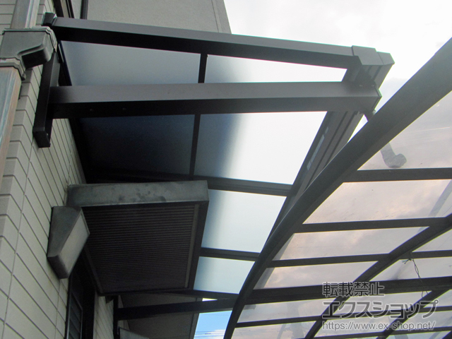 大分県大分市ののテラス屋根 ソラリア F型 ルーフタイプ 単体積雪〜20cm対応 施工例