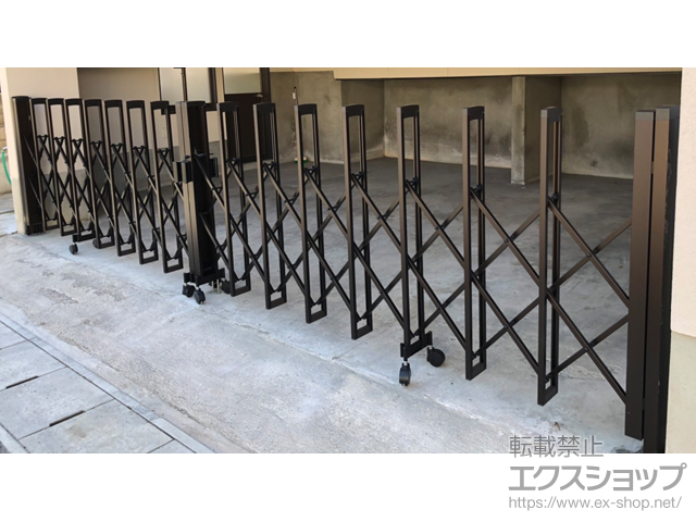 山形県山形市ののカーゲート トリップゲートII 1型 シンプル ノンレール 両開き 52W（26S+26M） 施工例