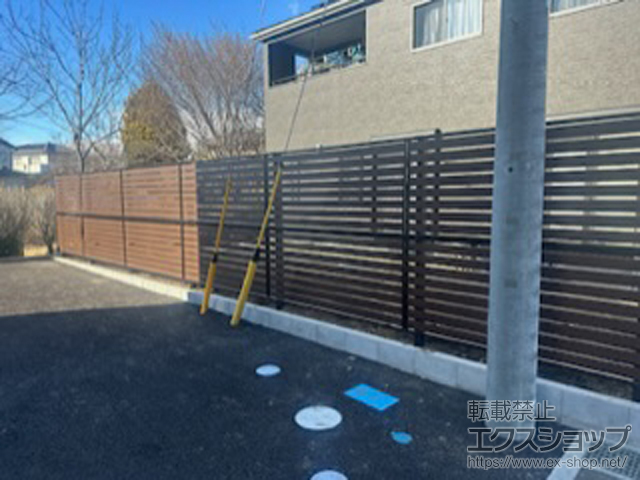 茨城県常陸大宮市ののフェンス・柵 モクアルフェンス 横板タイプ 2段支柱 自立建て用 施工例