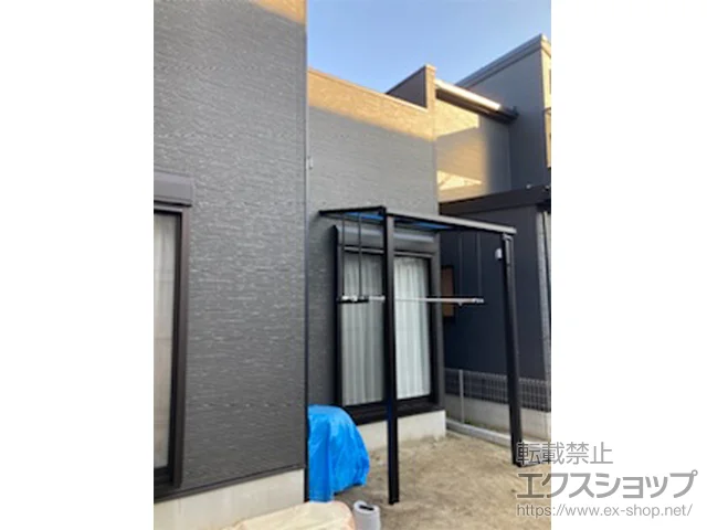 岐阜県各務原市のYKKAPのテラス屋根 ソラリア F型 テラスタイプ 単体 積雪～20cm対応＋吊り下げ式固定物干し 施工例