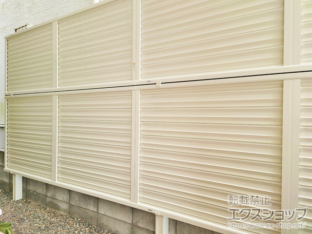 千葉県木更津市ののフェンス・柵 ミエーネフェンス 目隠しルーバータイプ 2段支柱 自立建て用（パネル2段） 施工例