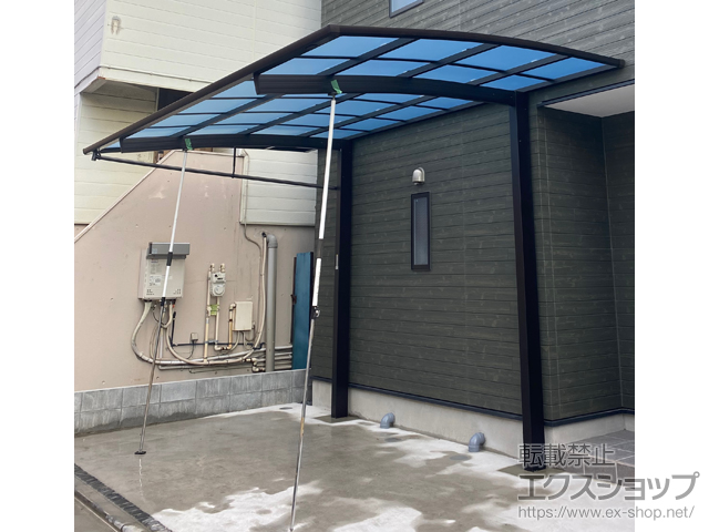 東京都葛飾区ののカーポート アリュースRE 前下がり 積雪〜20cm対応+屋根ふき材補強部品 施工例