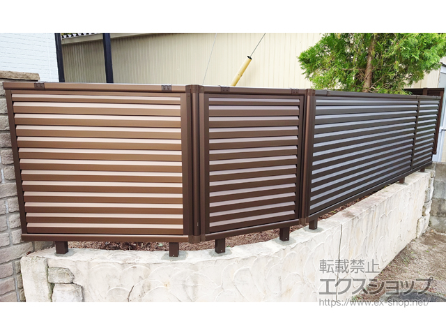 三重県四日市市ののフェンス・柵 ミエーネフェンス 目隠しルーバータイプ　自由柱施工 施工例