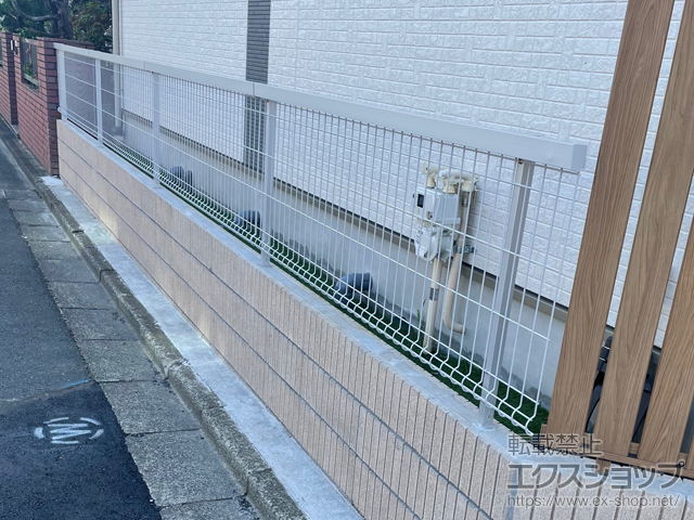 東京都国立市ののフェンス・柵 ユメッシュプラス 笠木タイプE型　フリー支柱タイプ 施工例