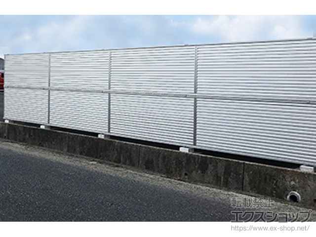 島根県出雲市ののフェンス・柵 ミエーネフェンス 目隠しルーバータイプ 2段支柱 自立建て用 施工例