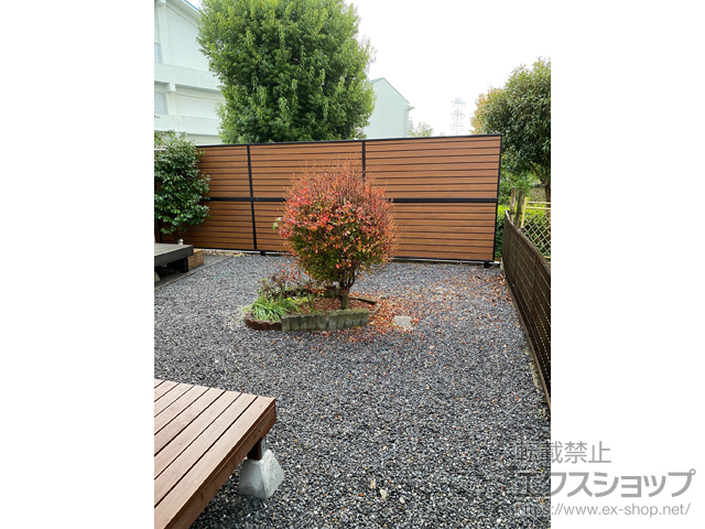 茨城県守谷市ののフェンス・柵 モクアルフェンス 目隠しタイプ 2段支柱 自立建て用（パネル2段） 施工例
