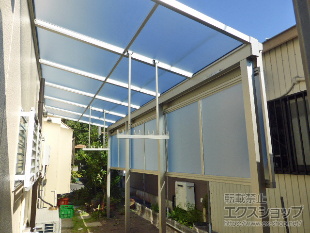 静岡県焼津市ののテラス屋根 ソラリア F型 テラスタイプ 単体 積雪〜20cm対応+吊り下げ式 固定物干し+前面パネル 施工例