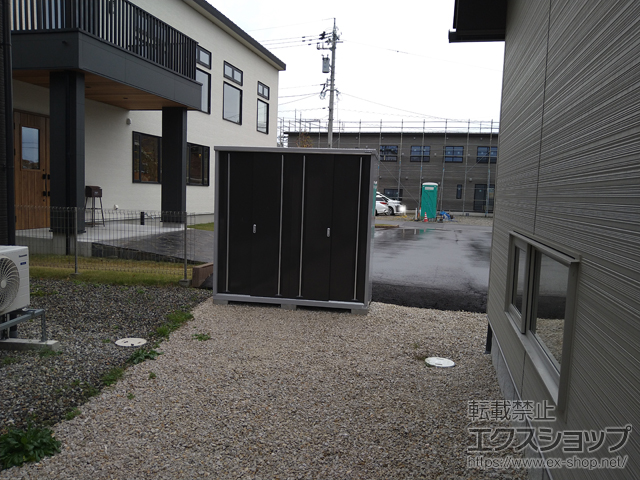 富山県富山市のの物置・屋外倉庫 シンプリー 一般型 1940×755×1903 MJX-197EP-EB 施工例