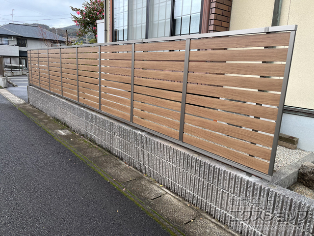 長崎県佐世保市ののフェンス・柵 モクハイフェンス フリーポールタイプ 施工例