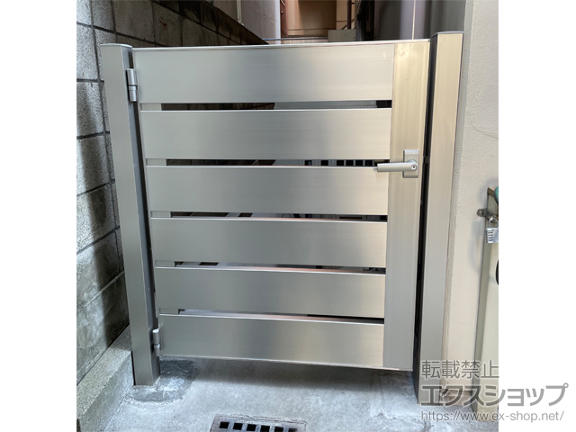 東京都港区のの門扉 ルシアス門扉W03型 横スリット 片開き アルミカラー 門柱使用 施工例