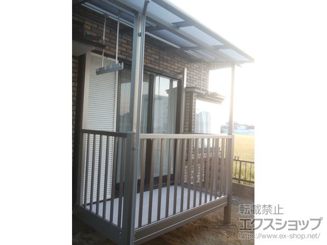 岡山県岡山市ののバルコニー・ベランダ屋根 スピーネ F型 ビューステージHスタイル屋根タイプ 単体 積雪〜20cm対応＋吊下げ物干しAセット 施工例