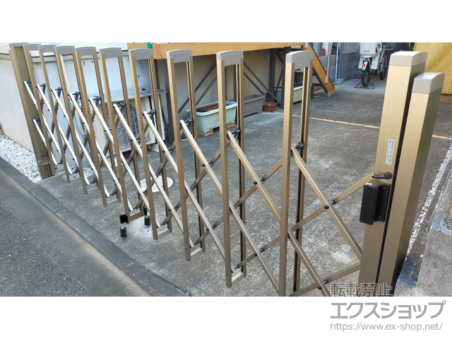 東京都多摩市ののカーゲート トリップゲートII 1型 シンプル ノンレール 片開き *33S 施工例