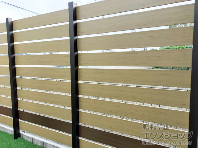 埼玉県加須市ののフェンス・柵 マイティウッド デコII 120 隙間20mm 10段 施工例