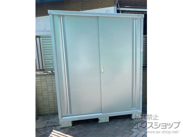 鹿児島県鹿児島市のイナバの物置・収納・屋外倉庫 シンプリー 一般型 1520×515×1903（MJX-155E） MJX-155E-PS＋棚板 施工例