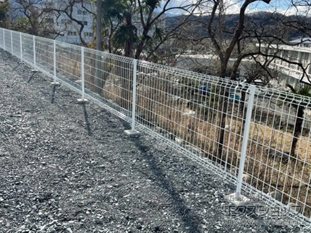 埼玉県秩父市ののフェンス・柵 イーネットフェンス 3F型　自由柱施工 施工例